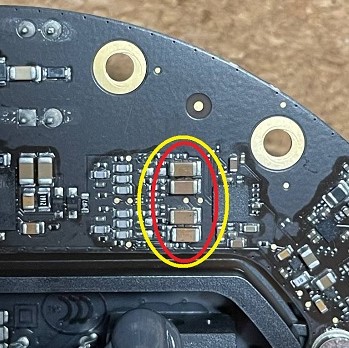 location of caps on amp