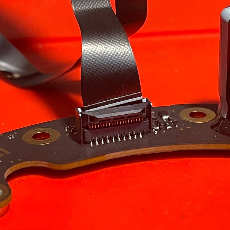 crooked ribbon cable