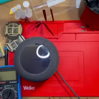 Pull the power cable hard to remove, push in hard until click to install